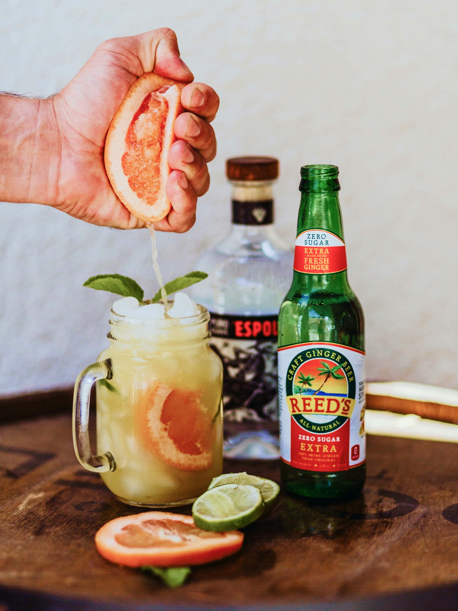 reeds_ginger_beer_cocktail_with_grapfruit_squeeze
